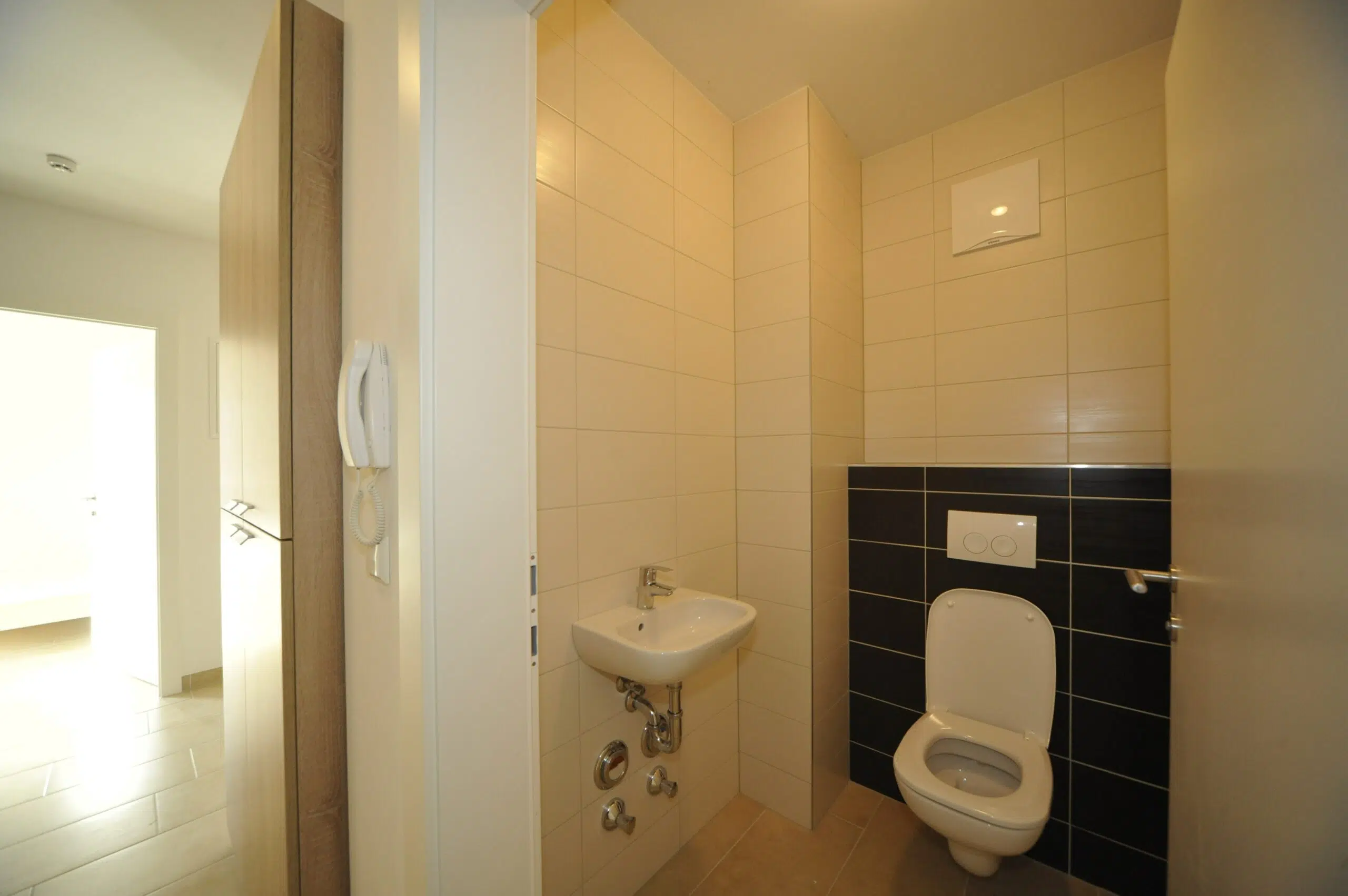 Toilet in shared flat for fitters in Linz